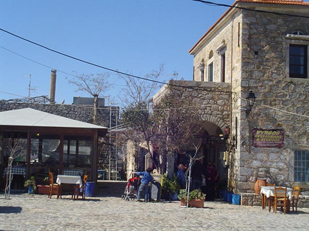 Pyrgos Houses And Restaurant Авгонима Экстерьер фото