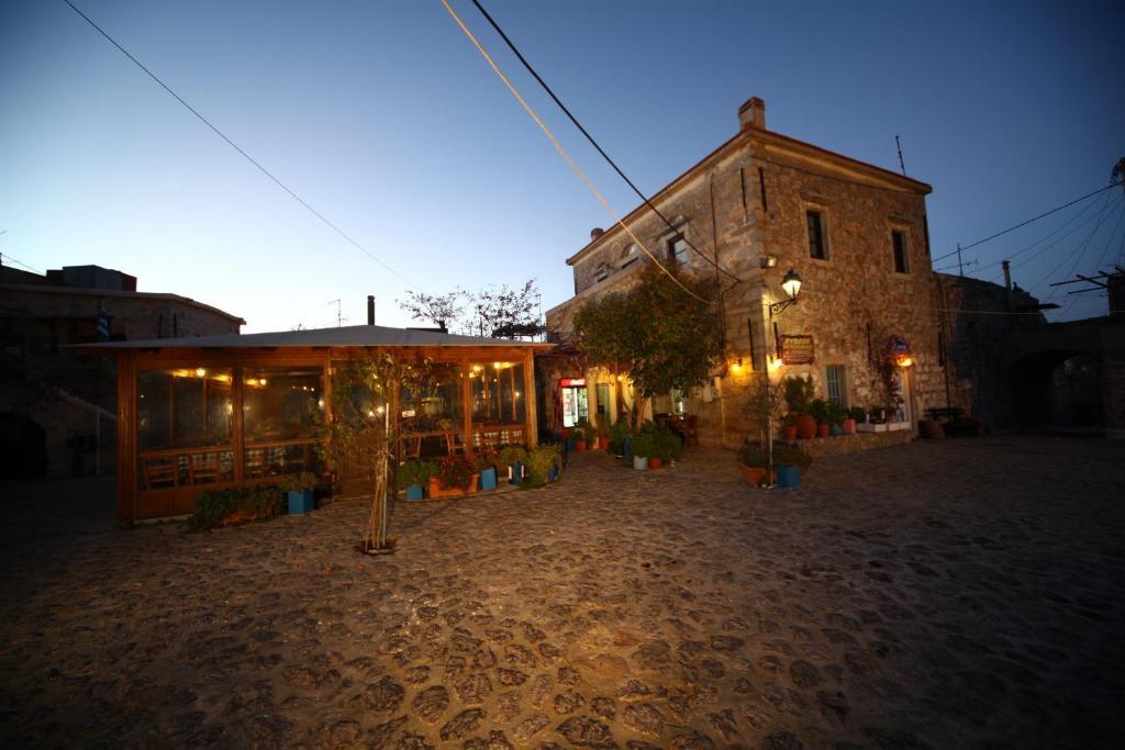 Pyrgos Houses And Restaurant Авгонима Экстерьер фото